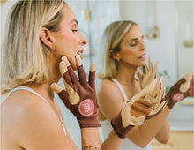 Load image into Gallery viewer, Beauty Application Glove
